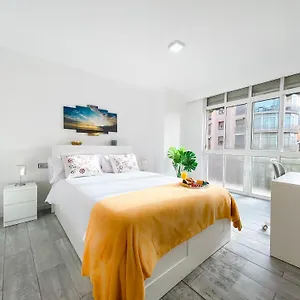 3 Y 3 Baths Y Aparcamiento Catedral Apartamento Málaga